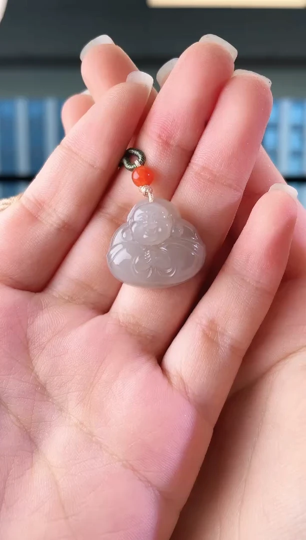 和田玉未镶嵌颈饰抱抱佛 cp