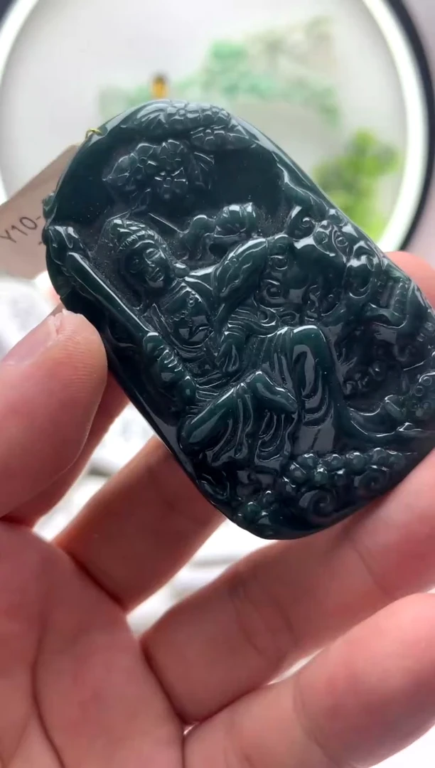 翡翠未镶嵌颈饰文殊