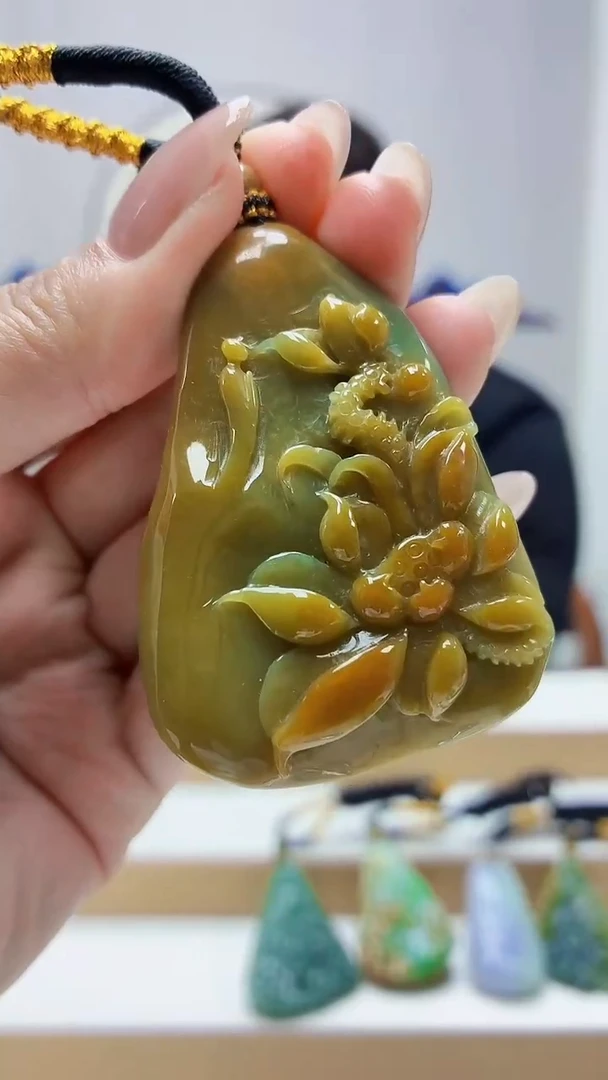 未镶嵌定制翡翠5060MM-毛货挂件11