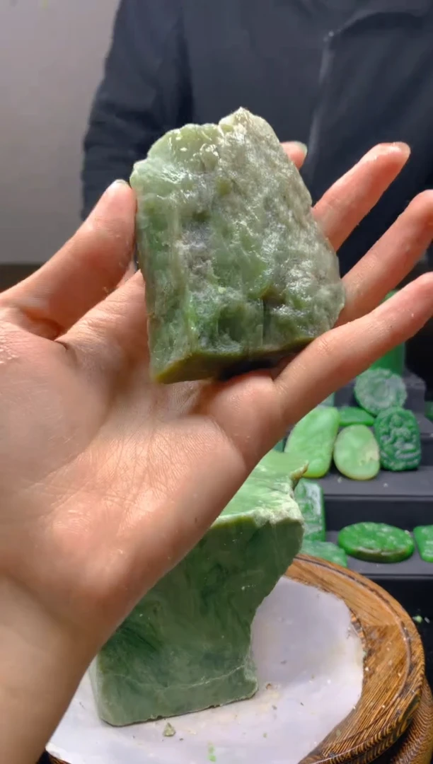 未镶嵌和田玉珠宝半成品1