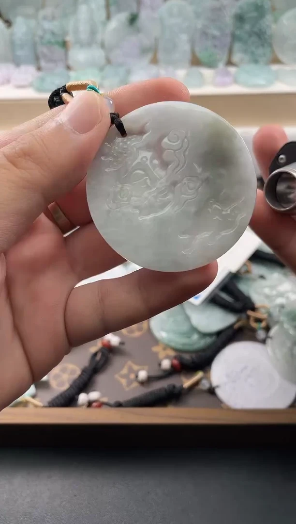 颈饰未镶嵌翡翠....10/7/.37