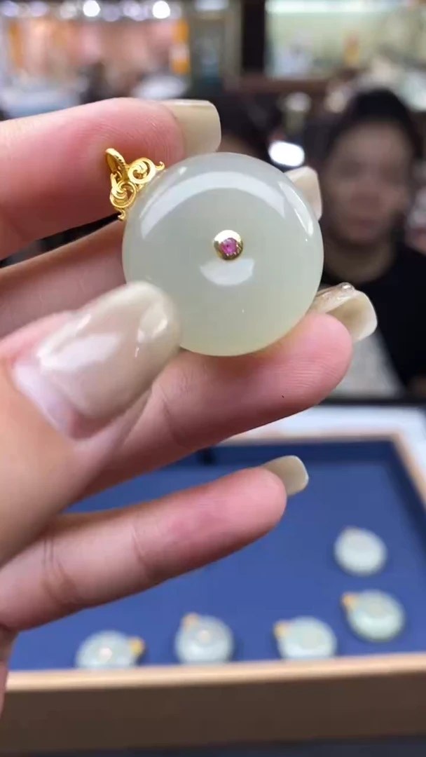 吊坠(不含链)18K金镶嵌和田玉多样性发其一-吊坠-D5835