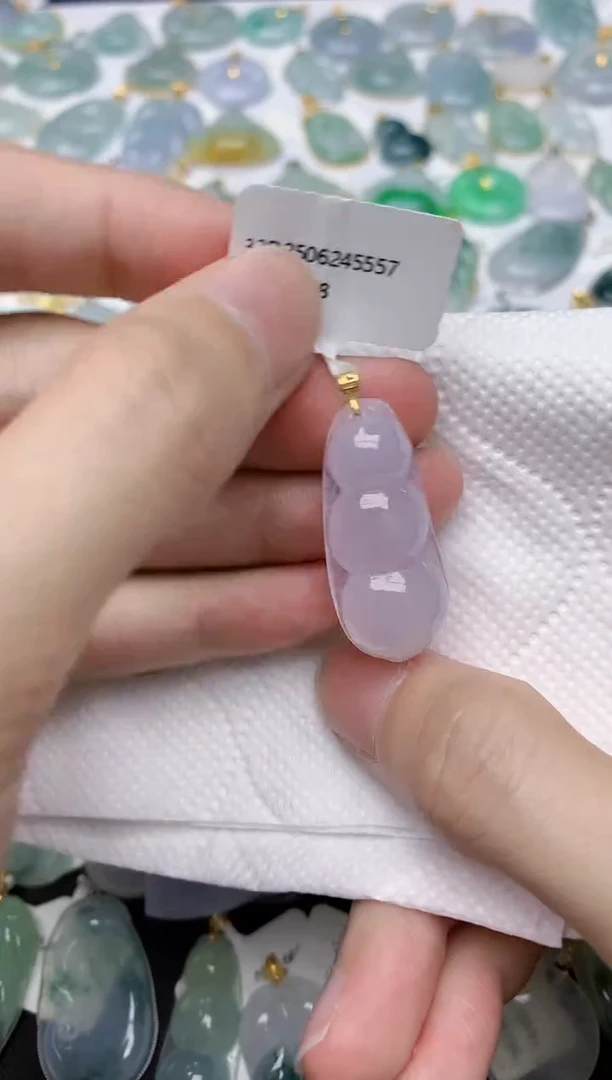 翡翠18K金镶嵌颈饰天然A货翡翠