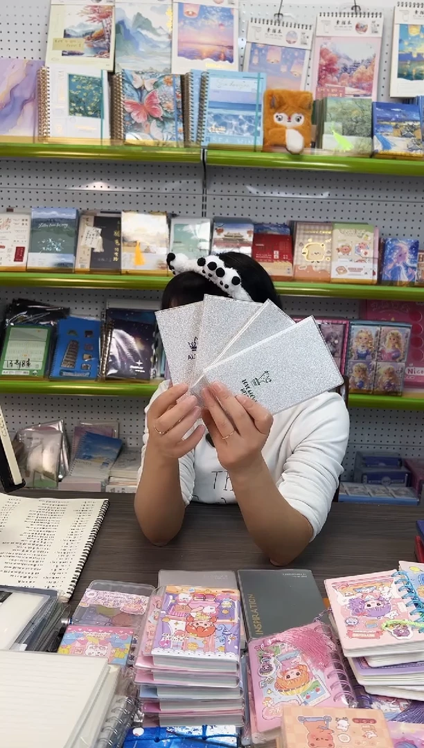 思怡80K100幻彩胶套本【空白】 4本 2.8