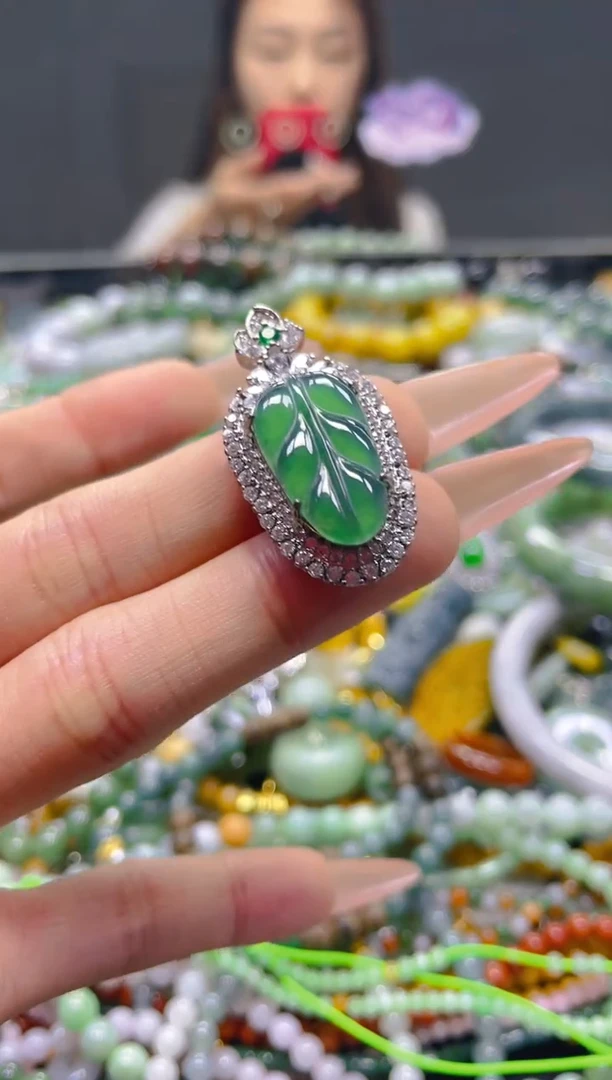 颈饰未镶嵌翡翠/V/翡翠A货，一件也是批发价