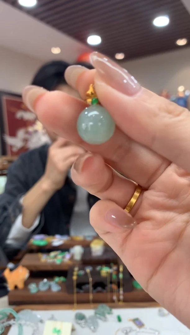 【闪购商品】翡翠吊坠(不含链)18K金镶嵌圆珠