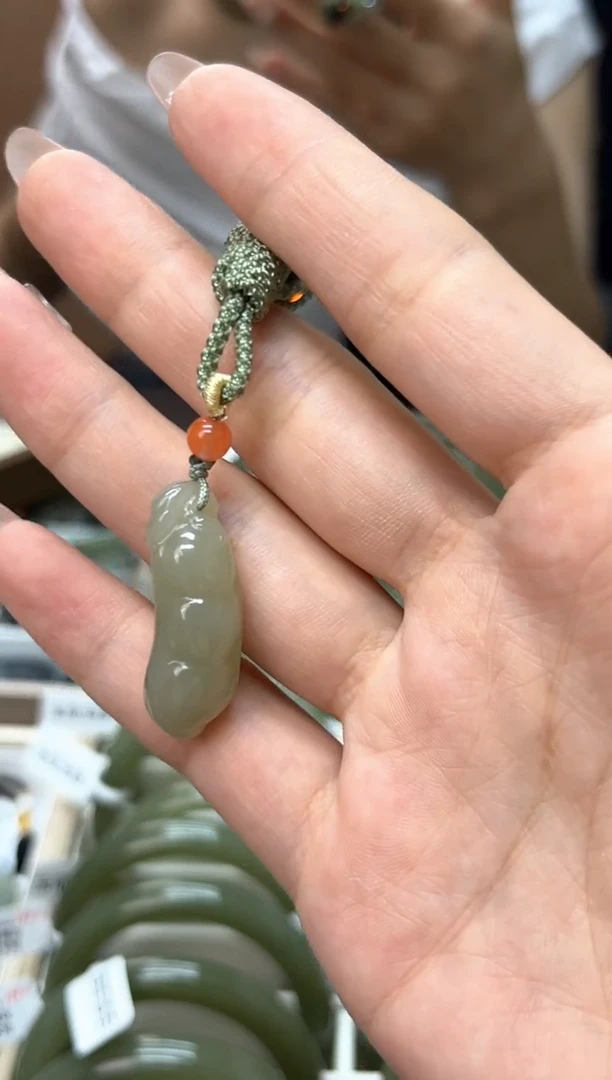 和田玉未镶嵌颈饰和田玉豆荚吊坠 福利款