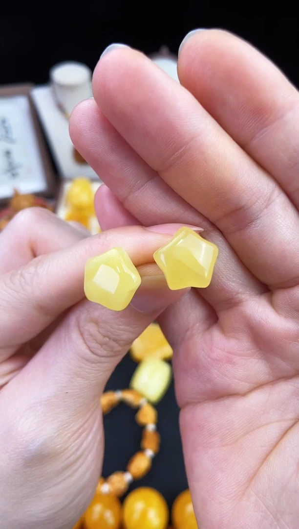 琥珀未镶嵌珠宝奇石柒月