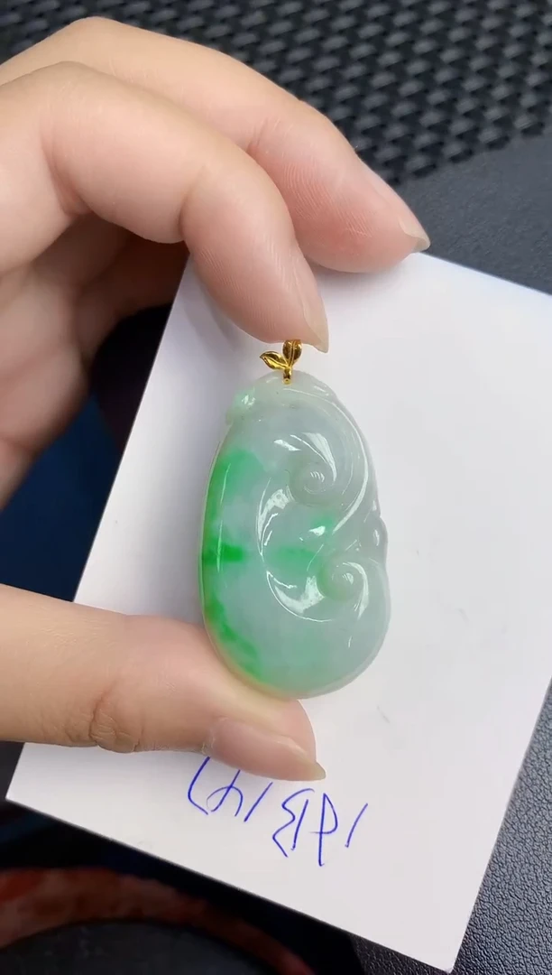 翡翠18K金镶嵌颈饰000000000