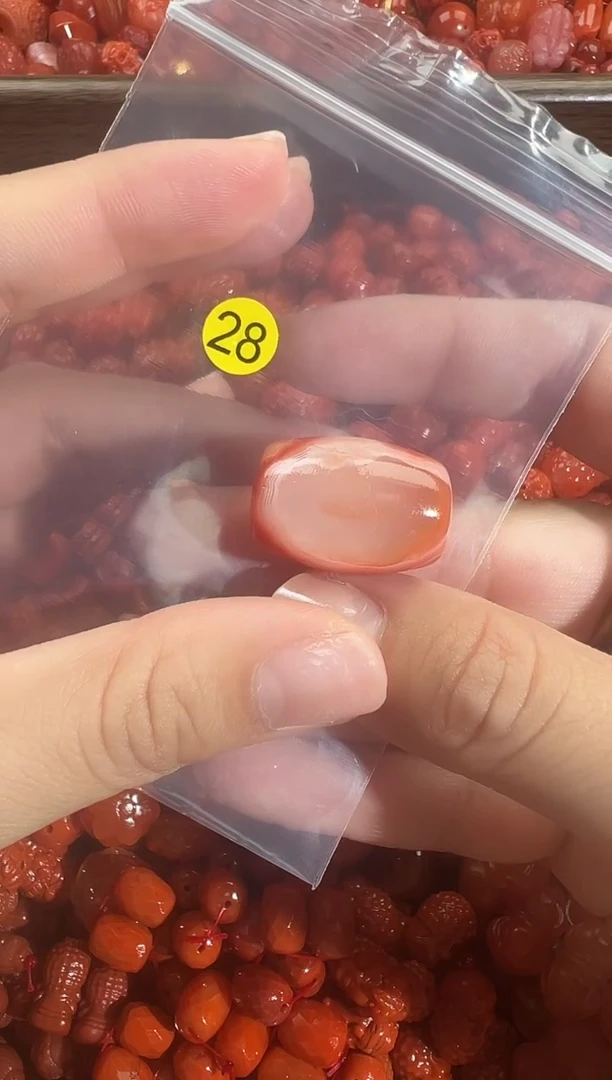 颈饰未镶嵌南红玛瑙1