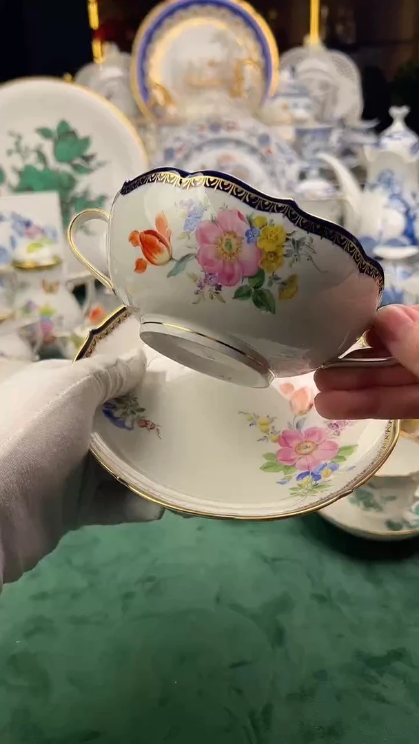 瓷片梅森一等钴蓝A边花绘双耳碗