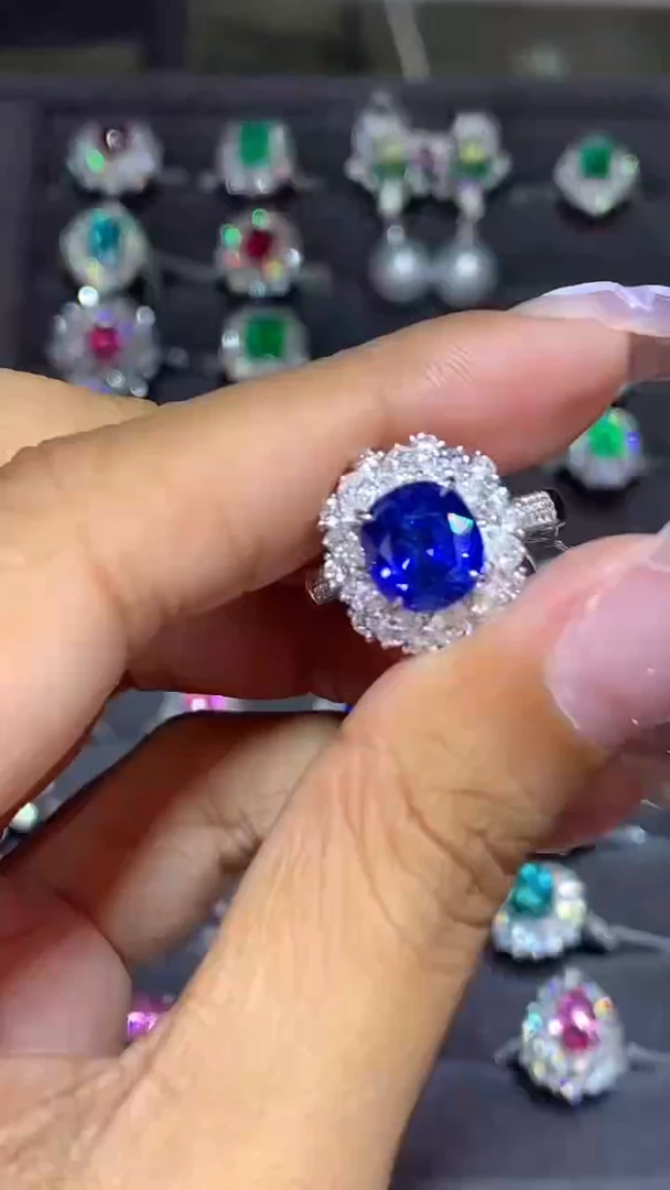 戒指蓝宝石18K金镶嵌3.78CT