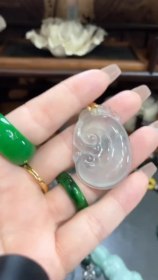 翡翠合金吊坠(赠链)399