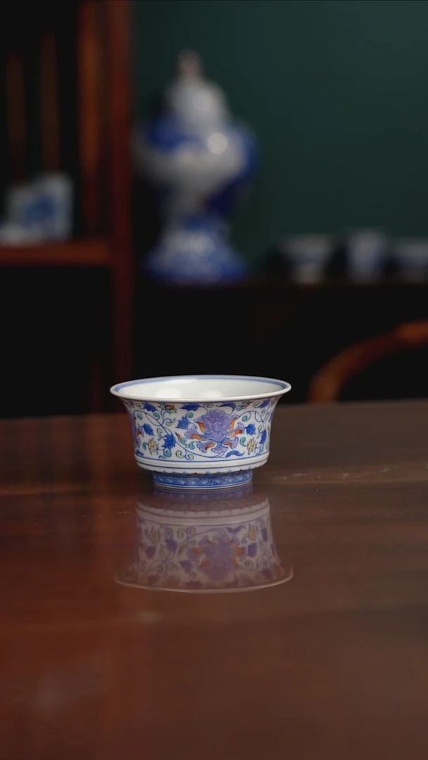 空山明月 新斗彩 缠枝牡丹