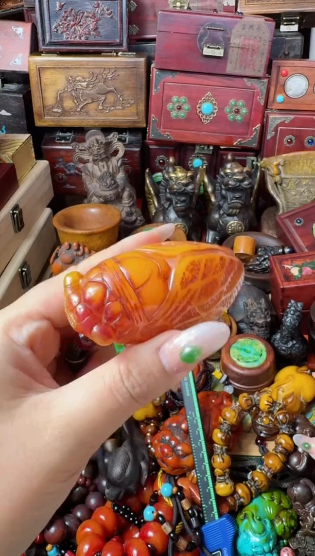 【闪购商品】蜜蜡裸石未镶嵌主播推荐：一物一拍，讲解为准！