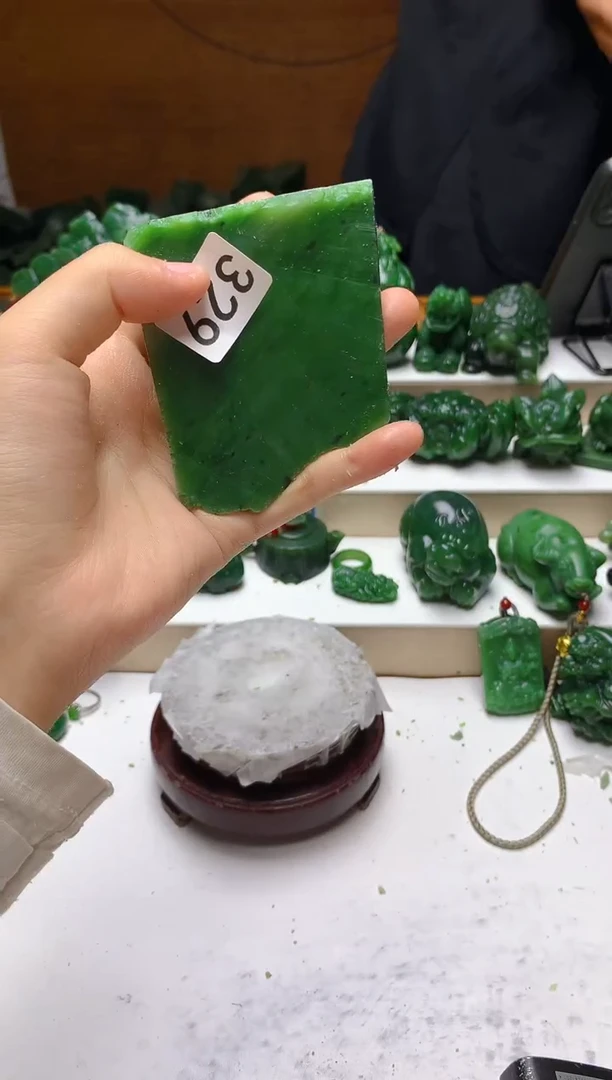 未镶嵌和田玉（碧玉）珠宝半成品1