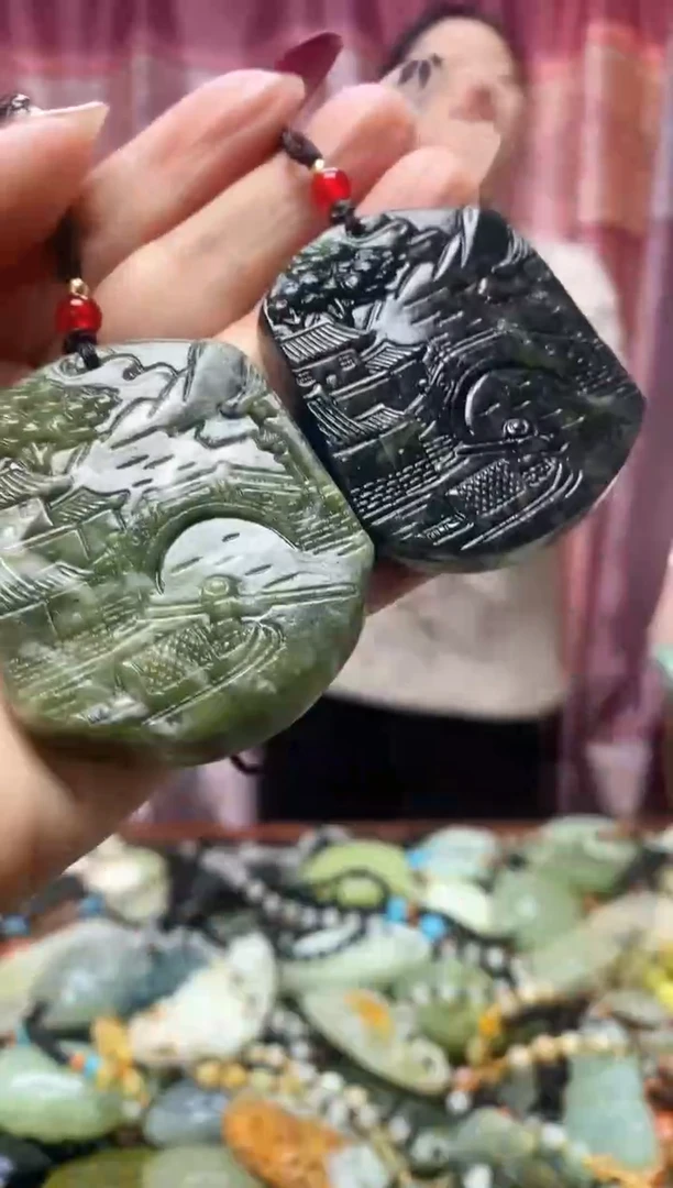 未镶嵌蛇纹石玉吊坠多样性发其中之一