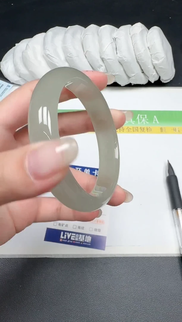 未镶嵌手镯石英质玉054-