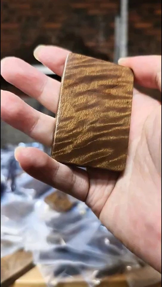 金丝楠无事牌手把件