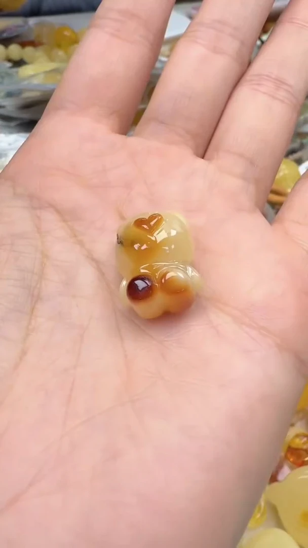 裸石琥珀未镶嵌如图
