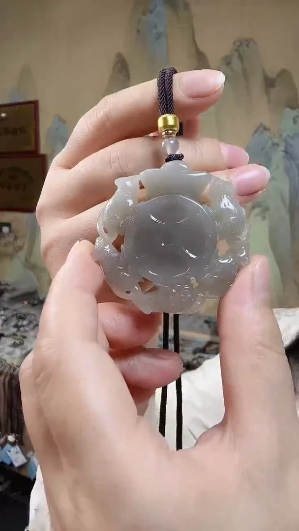 颈饰未镶嵌和田玉.