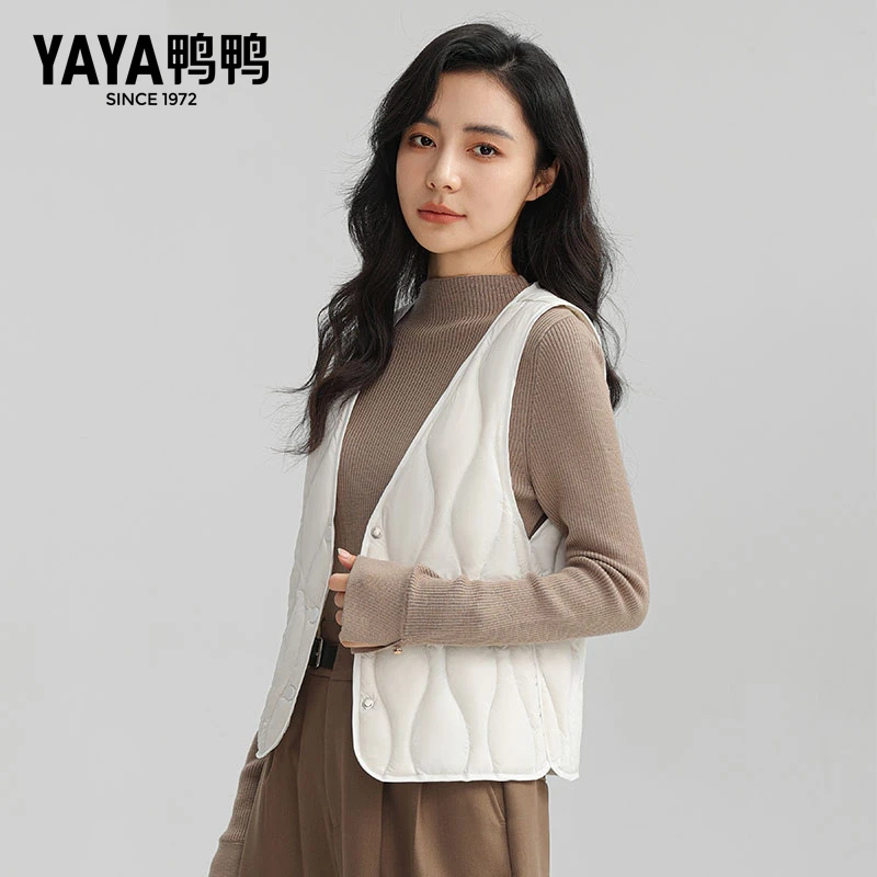 【鸭鸭】新款时尚休闲羽绒女马甲春秋冬短款内搭外穿YE4C602562Y