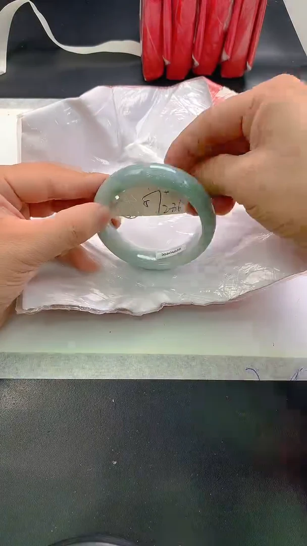 未镶嵌手镯翡翠236