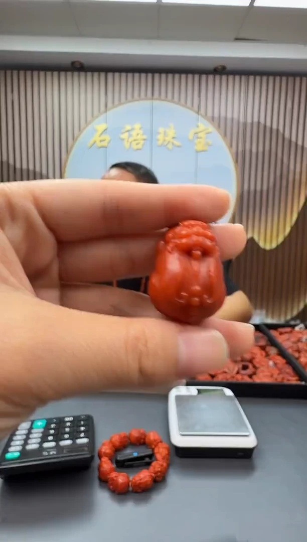 未镶嵌雕刻南红玛瑙034ZB0911产品一个
