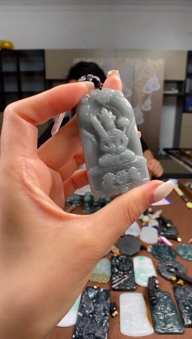颈饰未镶嵌翡翠多样性发其一