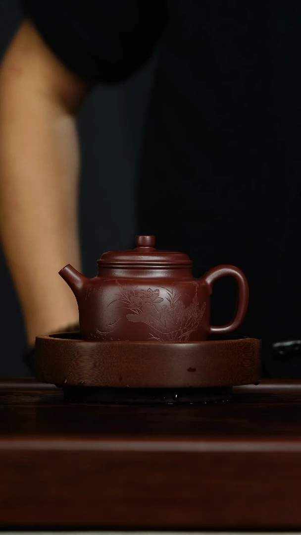 【闪购商品】紫砂茶壶f4德中石红料