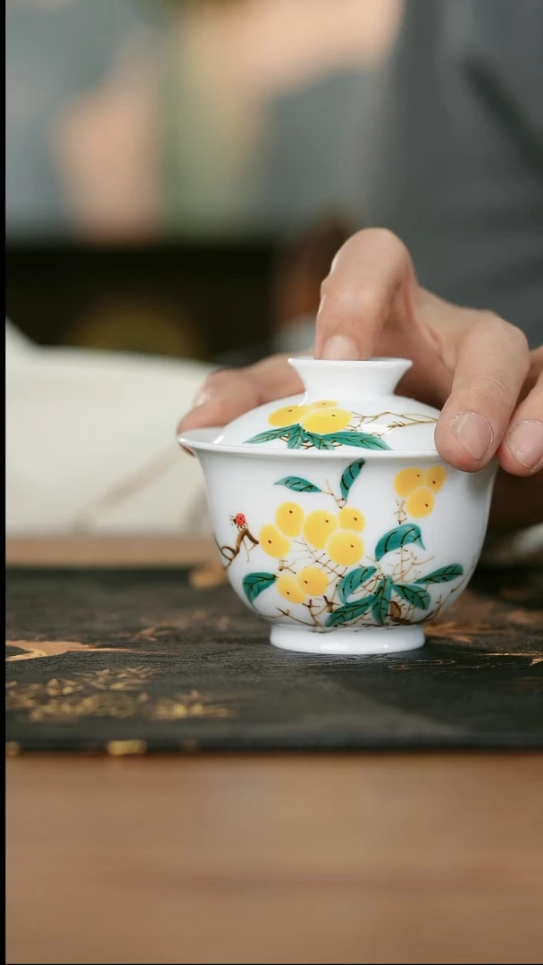 13-46手工手绘枇杷盖碗