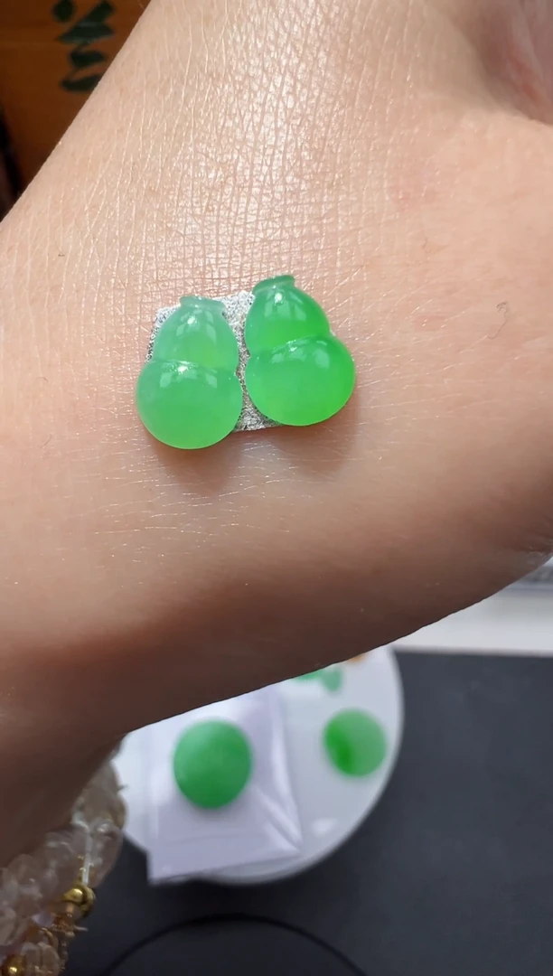 定制翡翠未镶嵌17.9*5.9*2.4葫芦