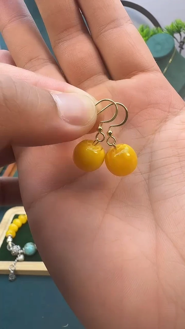 14K金镶嵌蜜蜡耳饰E01