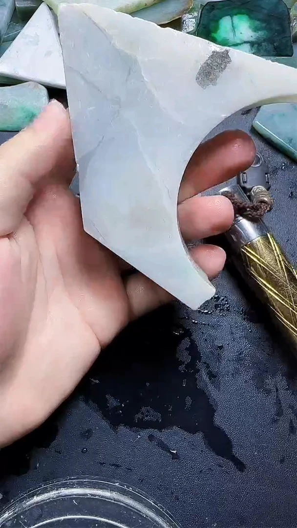 翡翠未镶嵌颈饰027翡翠