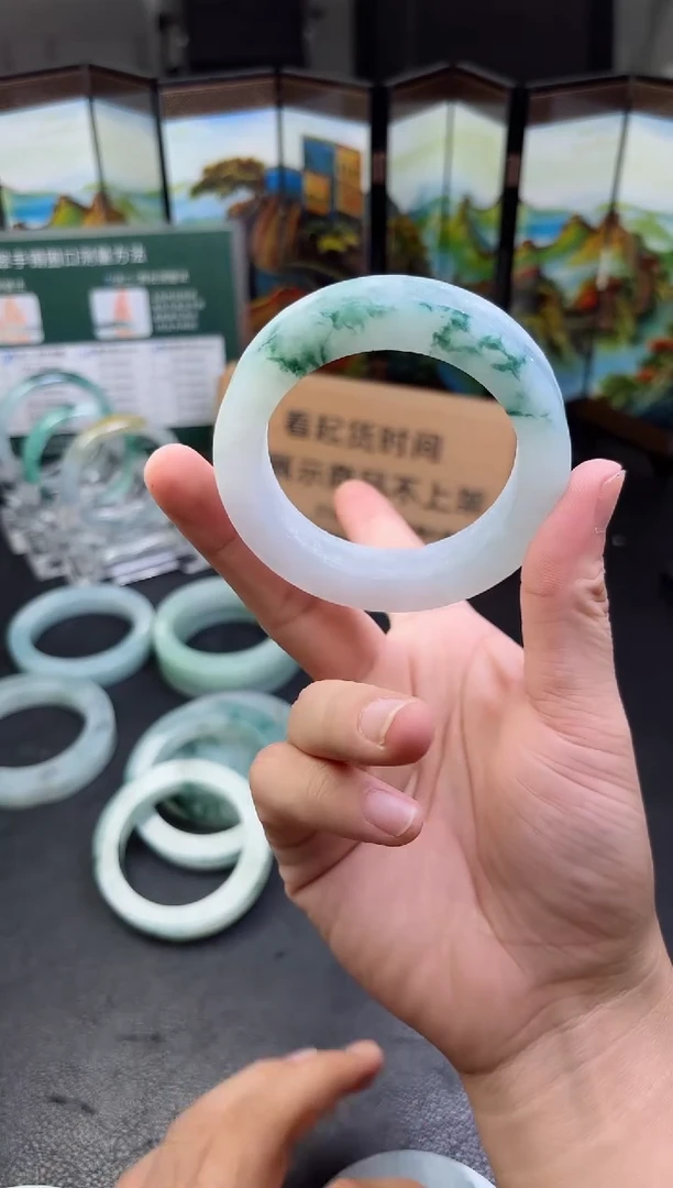 未镶嵌手镯定制翡翠快*y手镯