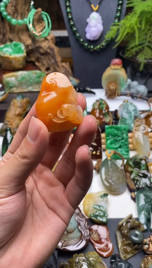 颈饰未镶嵌翡翠芬达色一品清廉