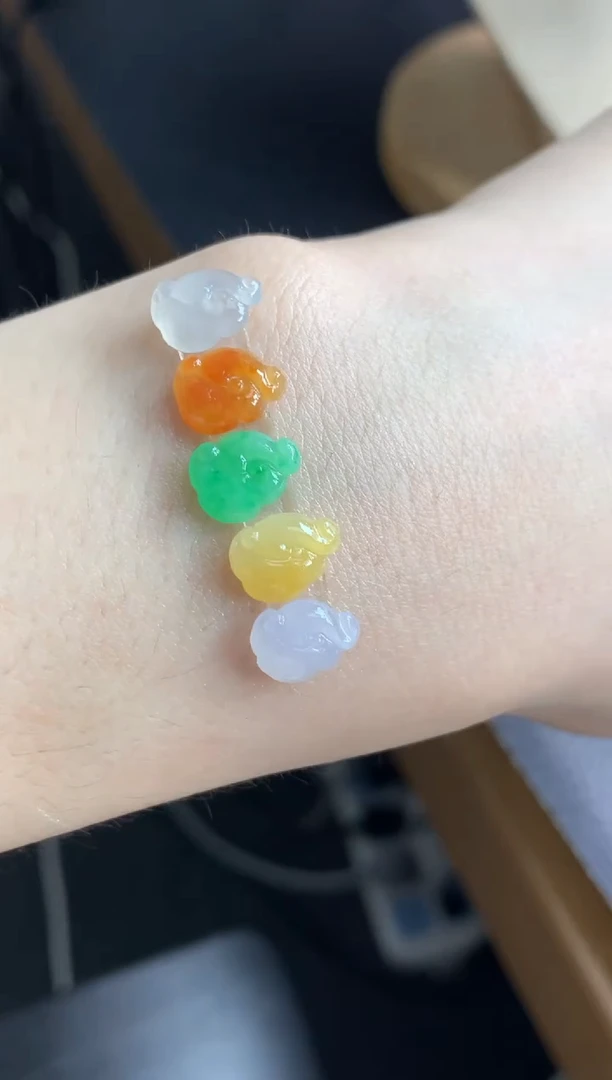 定制翡翠未镶嵌一套如意