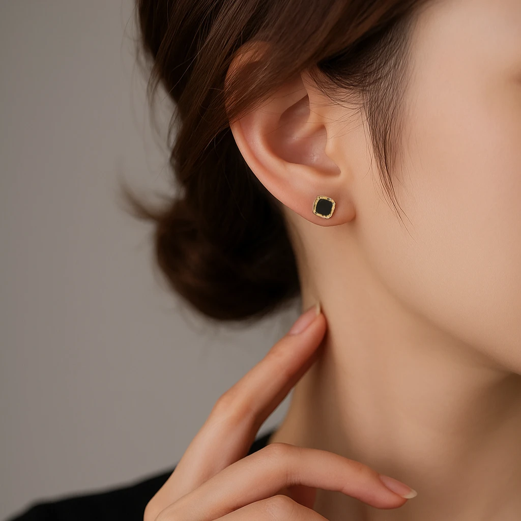 铜合金耳饰 原创高品925纯银质针黑色方形耳钉女养耳洞不用摘耳环