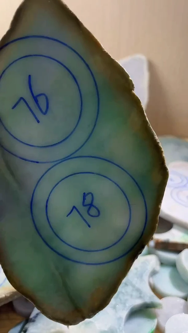 翡翠未镶嵌颈饰翡翠A货 陈谭208