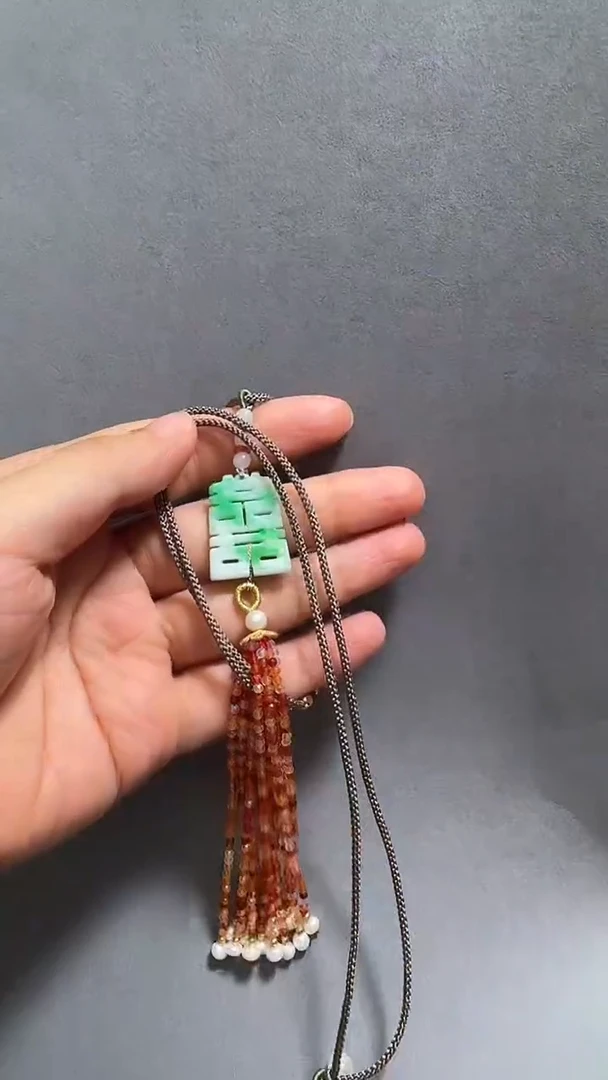 翡翠未镶嵌颈饰吊坠
