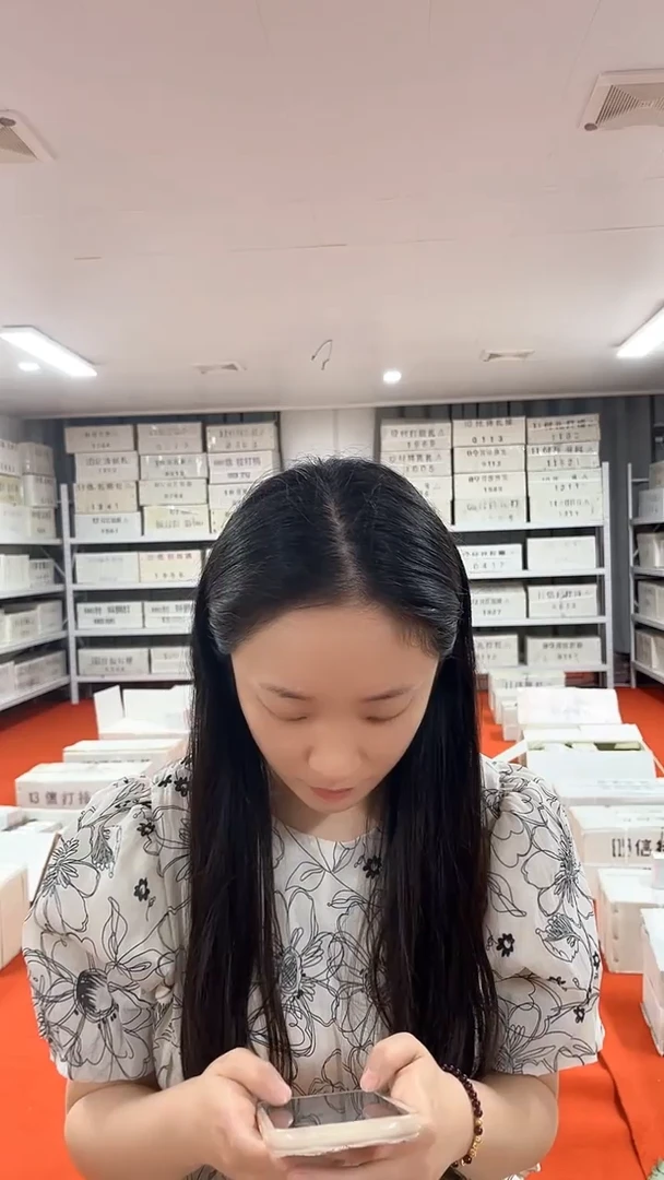 小1两冠一百张连号号码随机带盒