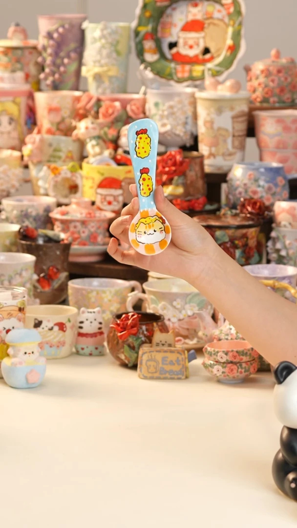 摆件陶景德镇釉下彩手绘设计师款陶瓷