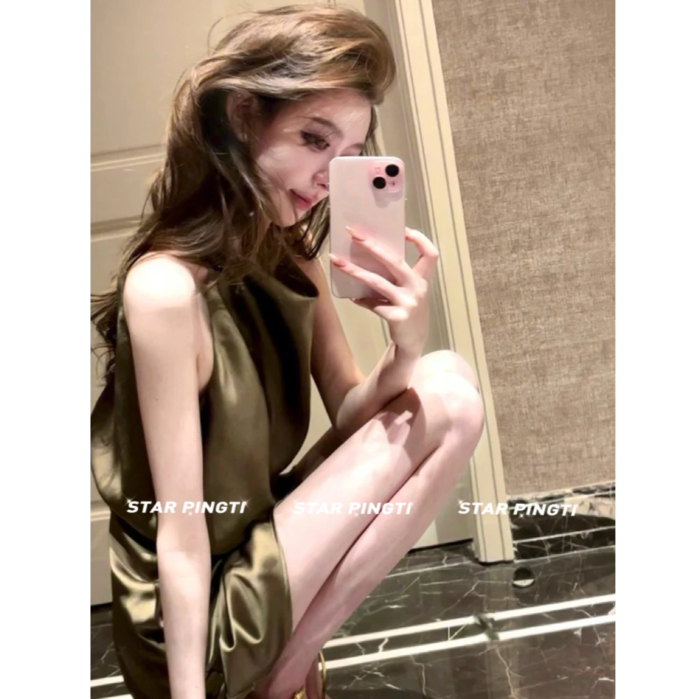 挂脖连衣裙女高级感名媛气质缎面醋酸遮肉a字短裙甜美夏天小裙子