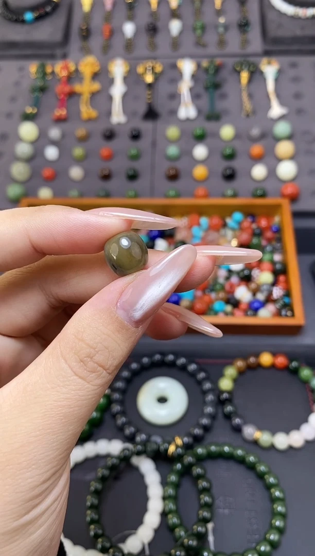 未镶嵌和田玉挂件山**程单珠