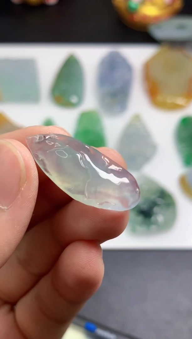 颈饰未镶嵌翡翠