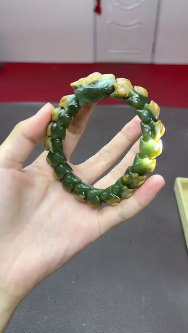 未镶嵌手链岫岩河磨玉（透闪石质玉）手串