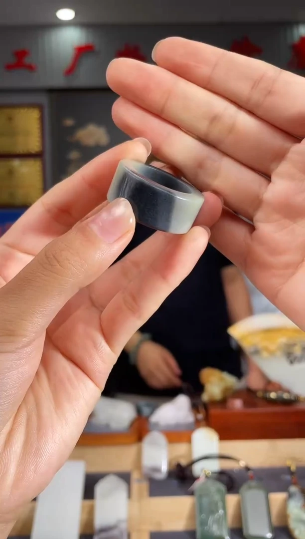 和田玉未镶嵌颈饰1