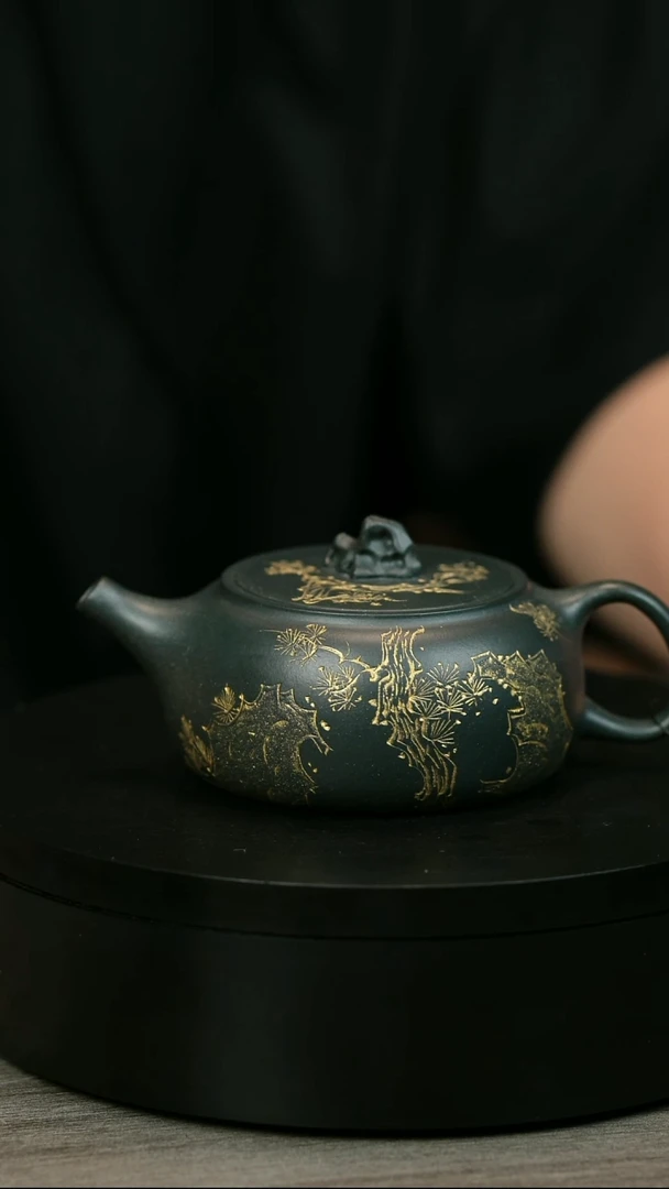茶壶紫砂龙**下H2265余海燕墨绿描金太湖石