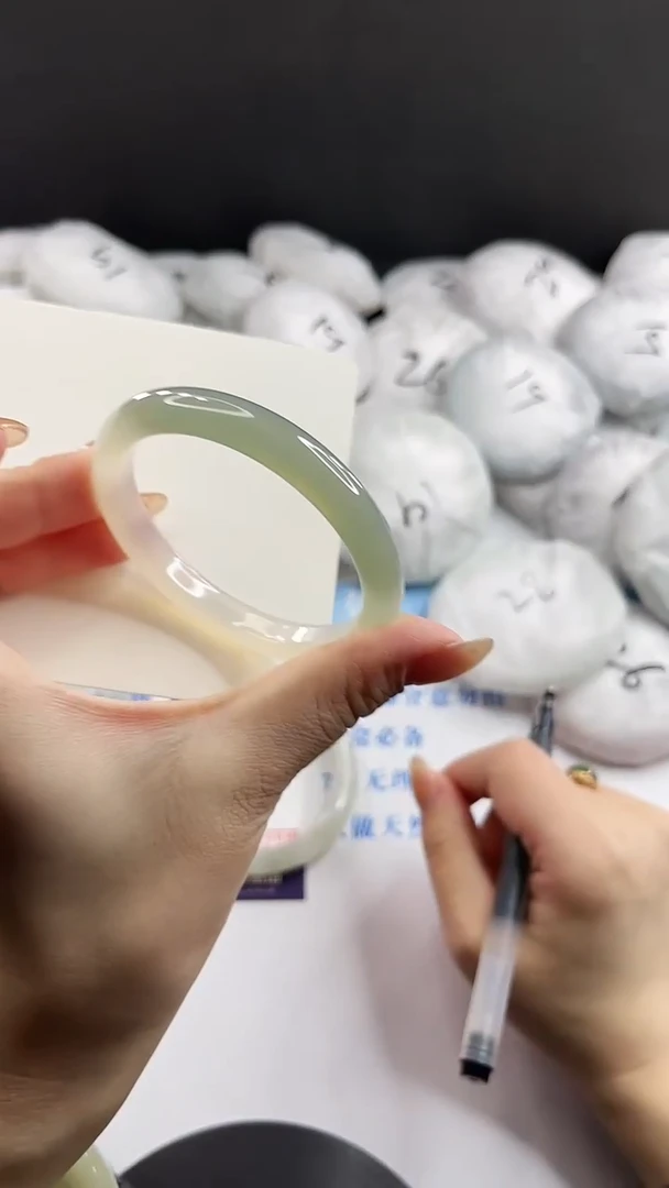 未镶嵌手镯石英质玉多样性发货V10