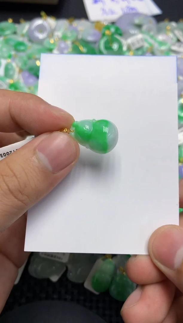 颈饰18K金镶嵌翡翠天然缅甸翡翠A货